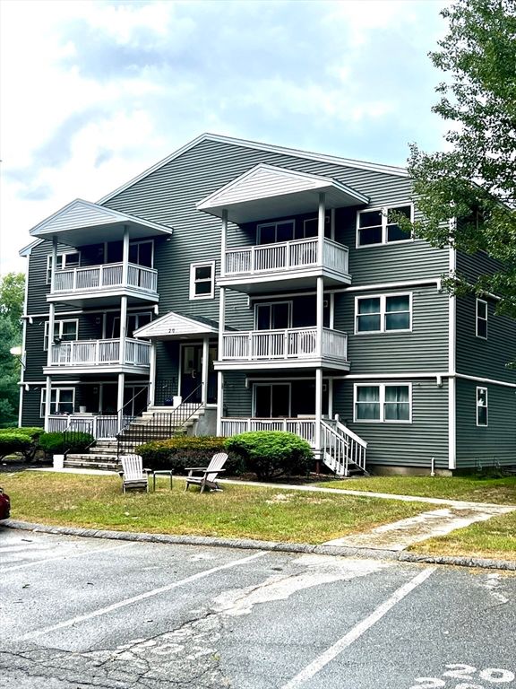 20 Abbey Rd 206, Leominster, MA 01453