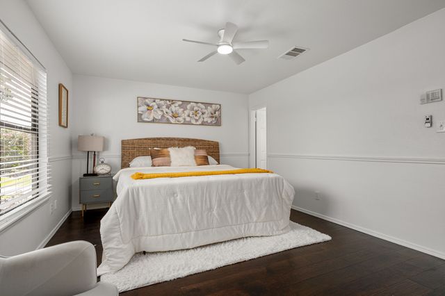 200 Saddle Rock Court, Irving, TX 75063