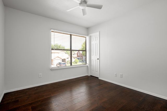 200 Saddle Rock Court, Irving, TX 75063
