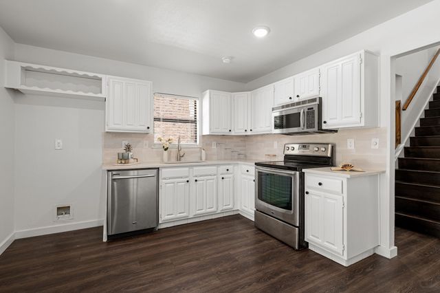 200 Saddle Rock Court, Irving, TX 75063
