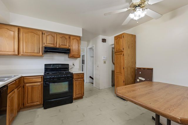 1577 Sheffield Drive, Ypsilanti, MI 48198
