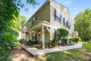 1305 SURREY SW Lane, Marietta, GA 30008