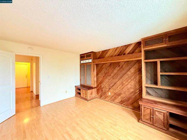 2175 Sugartree Dr, Pittsburg, CA 94565
