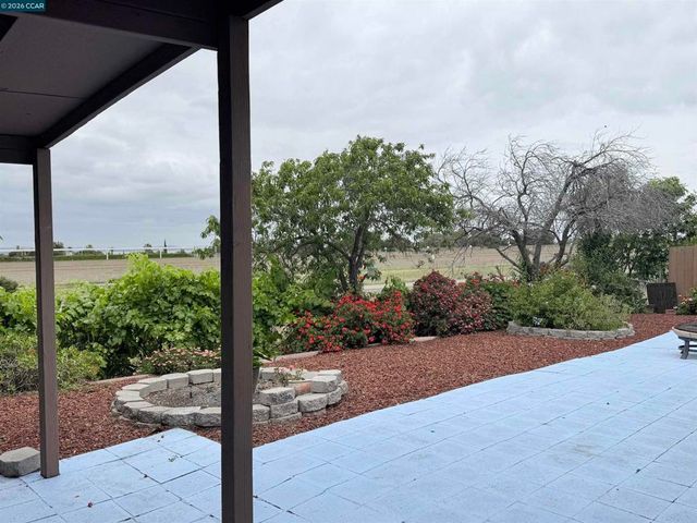 2175 Sugartree Dr, Pittsburg, CA 94565