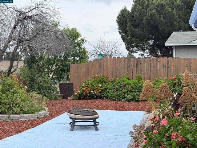 2175 Sugartree Dr, Pittsburg, CA 94565