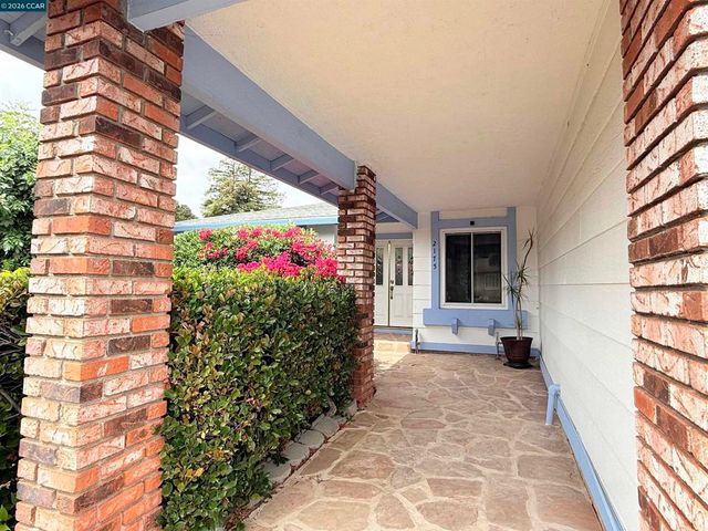 2175 Sugartree Dr, Pittsburg, CA 94565