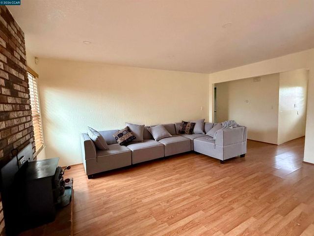 2175 Sugartree Dr, Pittsburg, CA 94565