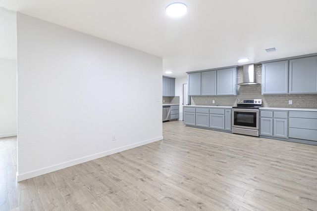 3314 Uranus Dr, Ceres, CA 95307