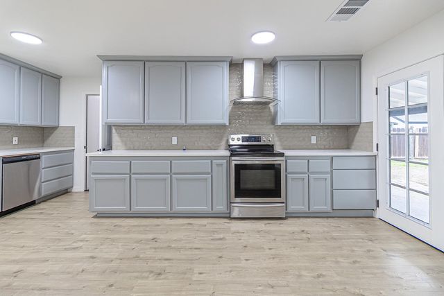 3314 Uranus Dr, Ceres, CA 95307