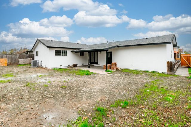 3314 Uranus Dr, Ceres, CA 95307