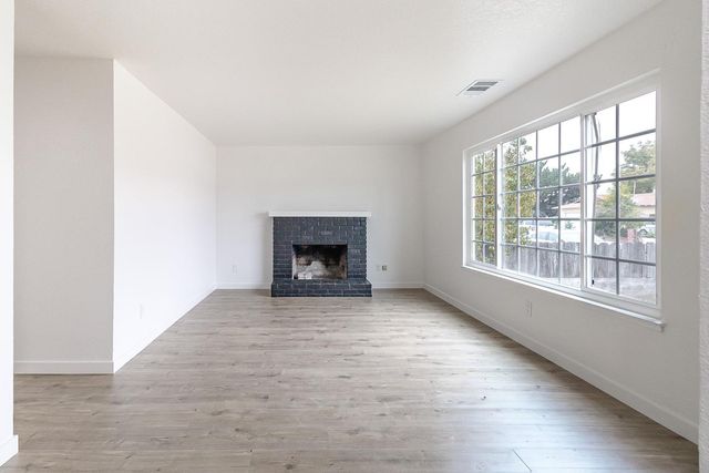 3314 Uranus Dr, Ceres, CA 95307