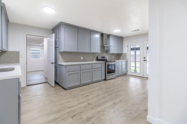 3314 Uranus Dr, Ceres, CA 95307