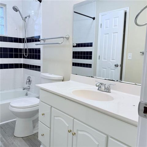 7901 E 104th Terrace, Kansas City, MO 64134