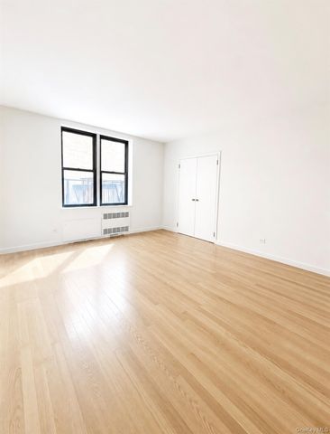 13950 35 Avenue 3, Flushing, NY 11354