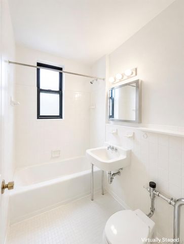 13950 35 Avenue 3, Flushing, NY 11354