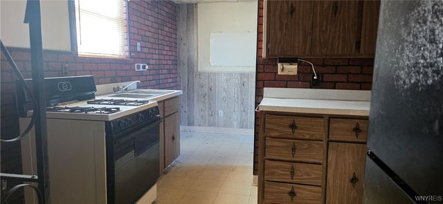 1916 Union Road, West Seneca, NY 14224