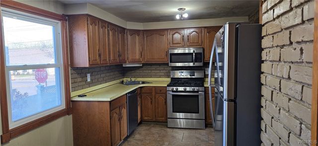 1916 Union Road, West Seneca, NY 14224