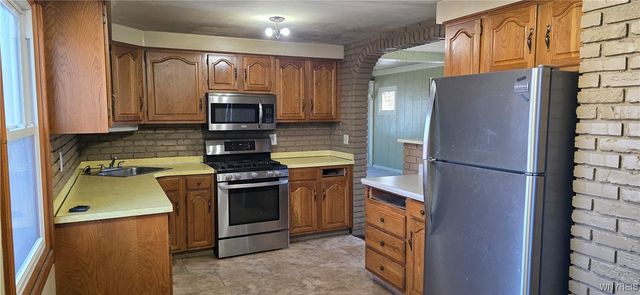 1916 Union Road, West Seneca, NY 14224