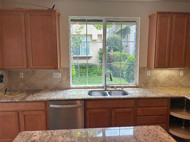 65 Figtree, Irvine, CA 92603