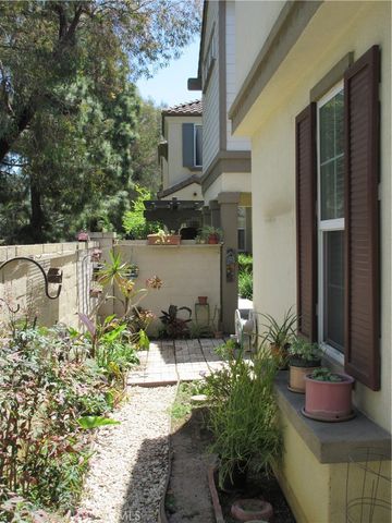 65 Figtree, Irvine, CA 92603