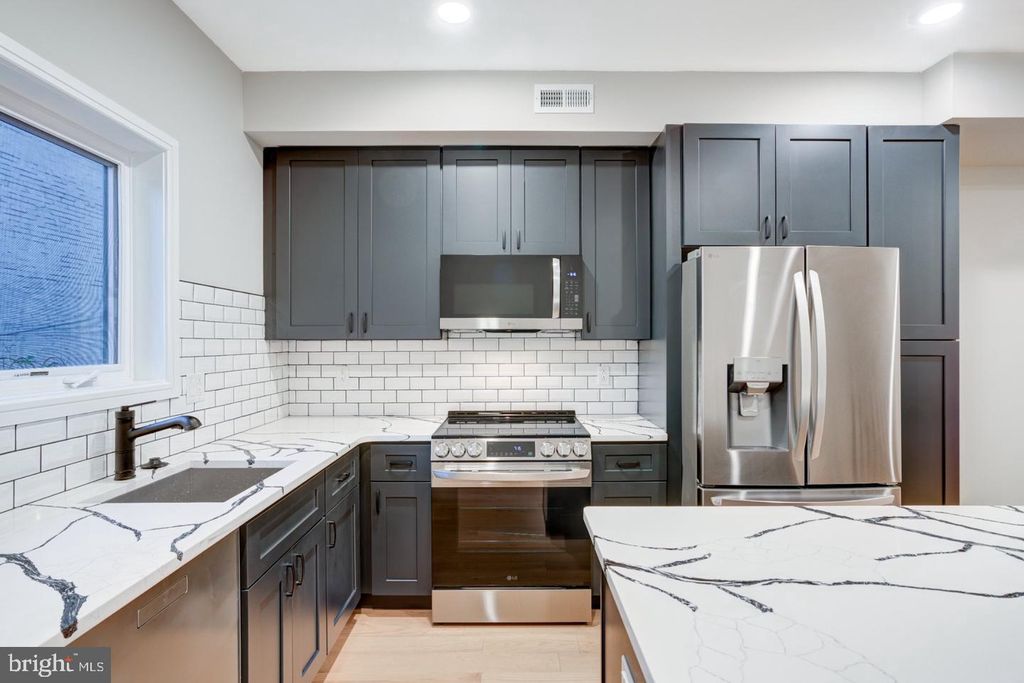 1620 N RANDOLPH ST, PHILADELPHIA, PA 19122 — photo 3