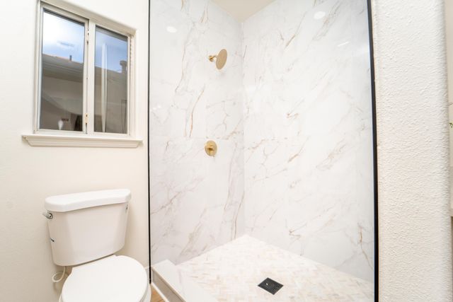 2330 S Stover Street, Visalia, CA 93292