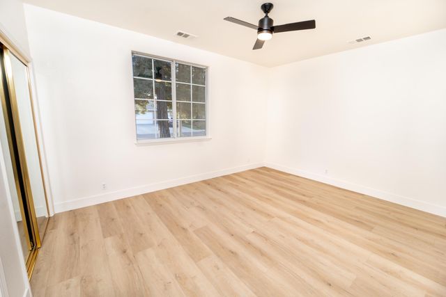 2330 S Stover Street, Visalia, CA 93292