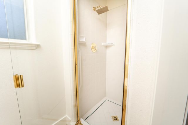 2330 S Stover Street, Visalia, CA 93292