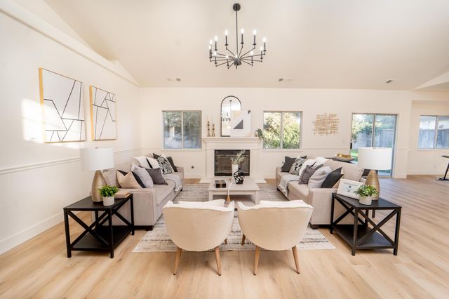 2330 S Stover Street, Visalia, CA 93292