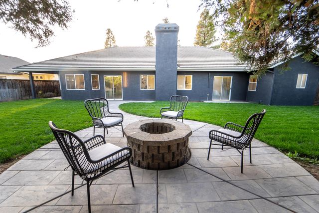 2330 S Stover Street, Visalia, CA 93292