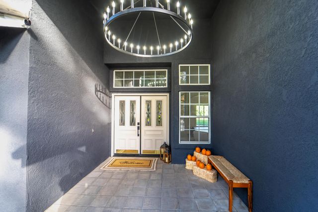 2330 S Stover Street, Visalia, CA 93292