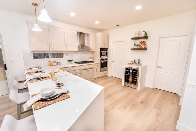 2330 S Stover Street, Visalia, CA 93292