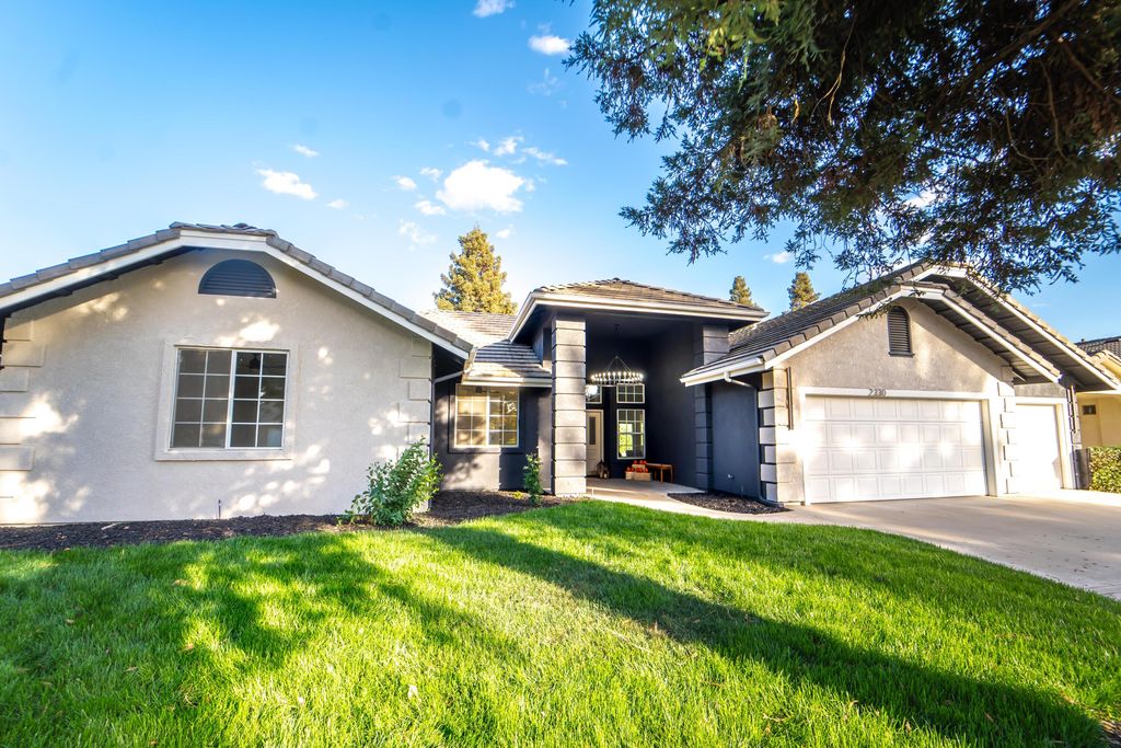 2330 S Stover Street, Visalia, CA 93292