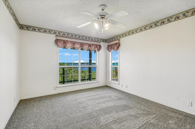 419 Cindy DR, Canyon Lake, TX 78133