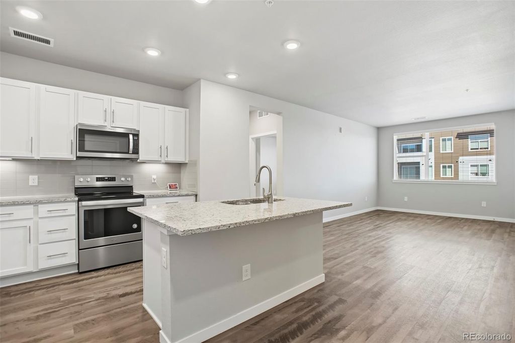 Image 1 of property listing at 480 E Fremont Place 310, Littleton, CO 80122