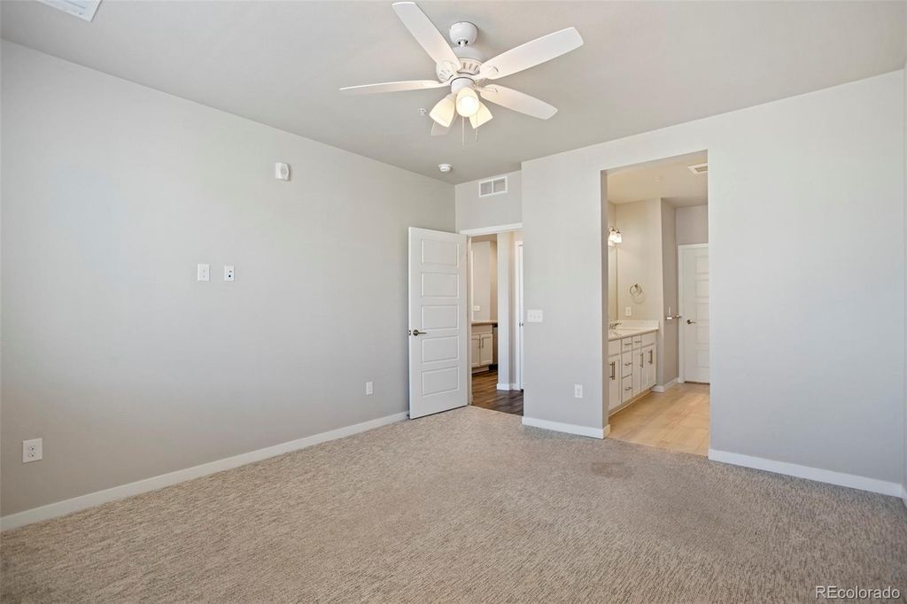 Image 11 of property listing at 480 E Fremont Place 310, Littleton, CO 80122