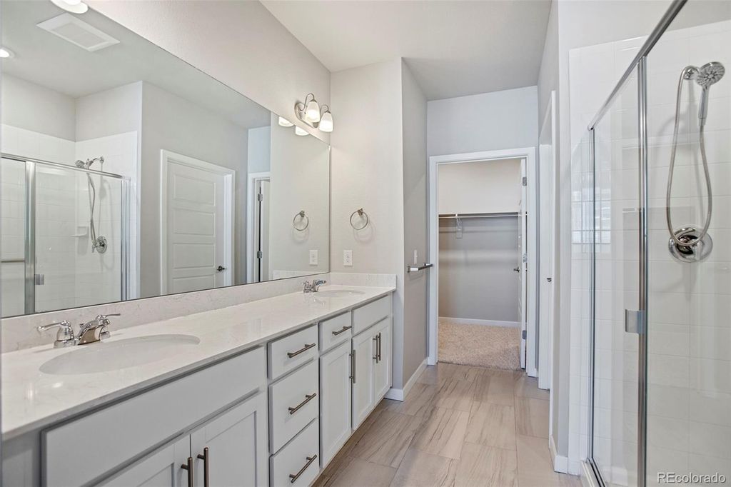 Image 12 of property listing at 480 E Fremont Place 310, Littleton, CO 80122