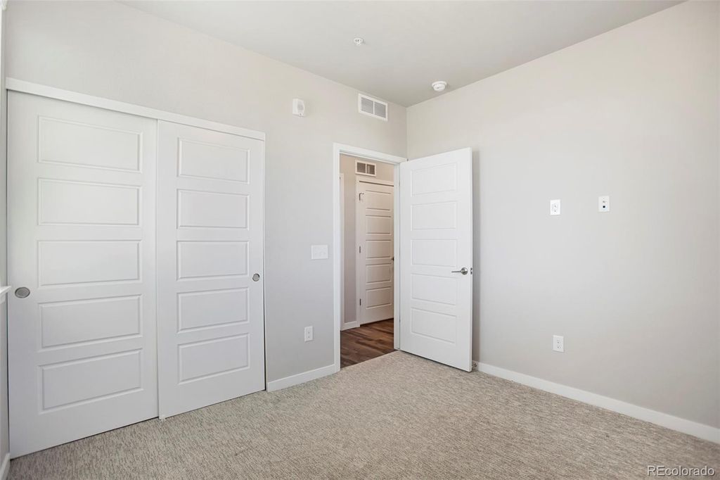 Image 15 of property listing at 480 E Fremont Place 310, Littleton, CO 80122