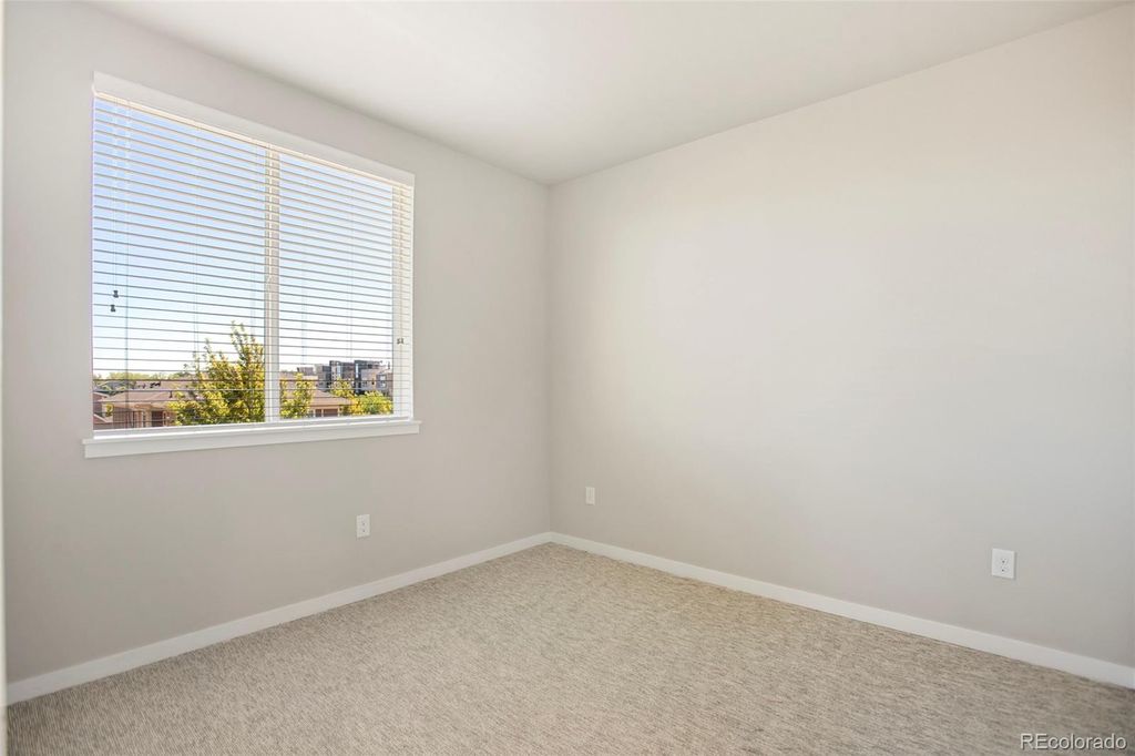 Image 16 of property listing at 480 E Fremont Place 310, Littleton, CO 80122