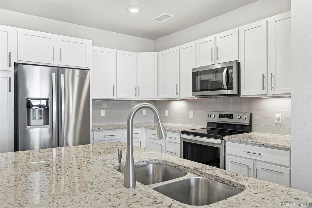 Image 2 of property listing at 480 E Fremont Place 310, Littleton, CO 80122