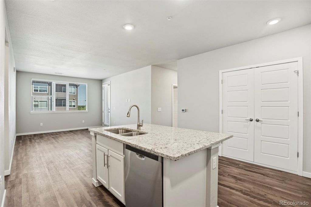 Image 4 of property listing at 480 E Fremont Place 310, Littleton, CO 80122