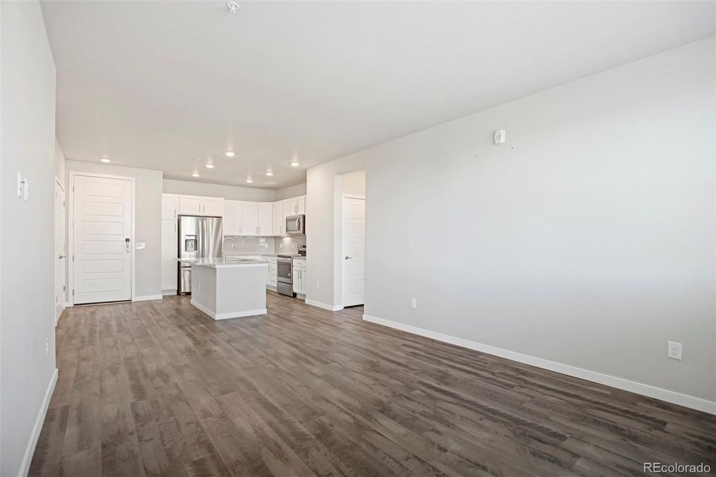 Image 5 of property listing at 480 E Fremont Place 310, Littleton, CO 80122