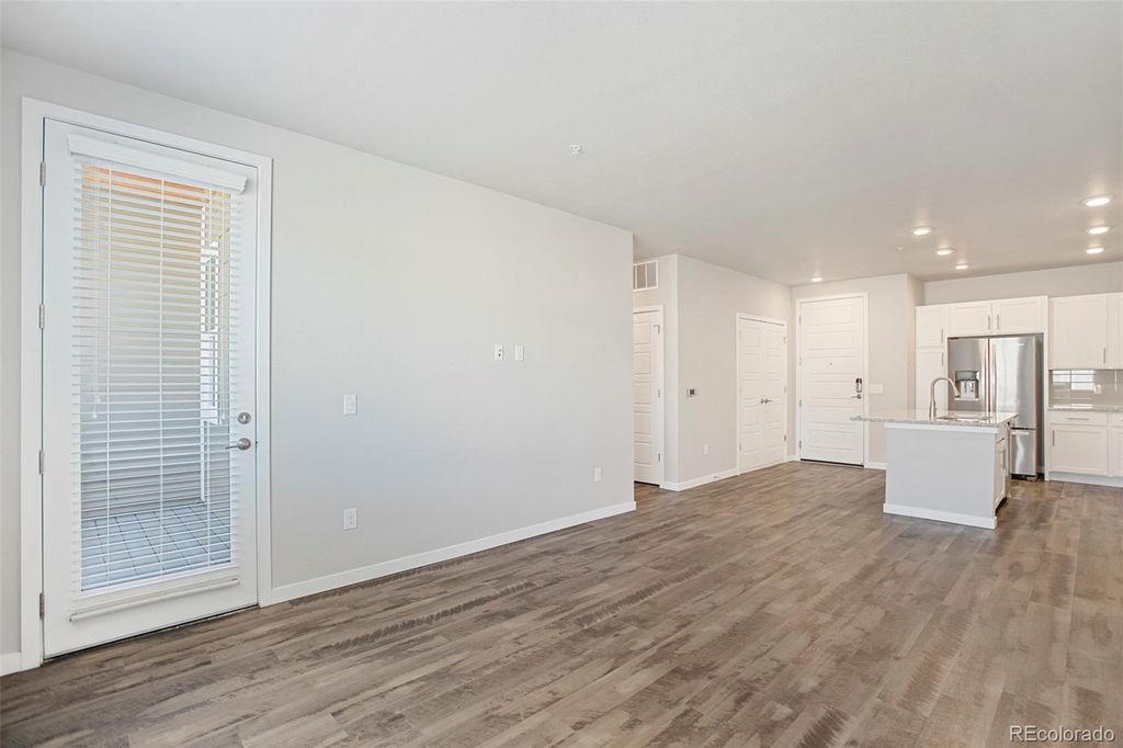 Image 9 of property listing at 480 E Fremont Place 310, Littleton, CO 80122