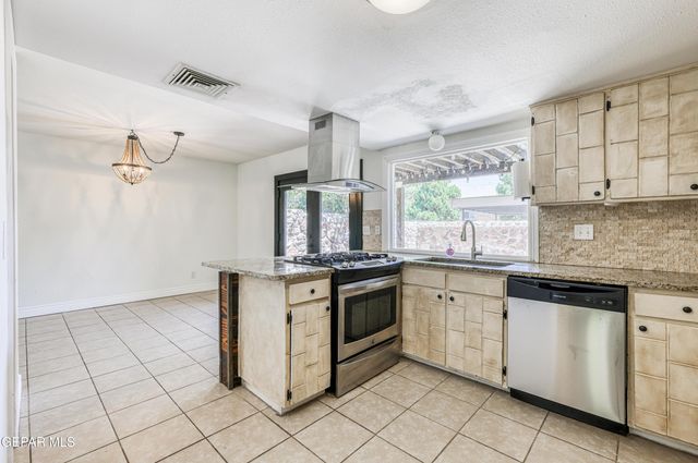 221 MONTEBELLO Drive, El Paso, TX 79912