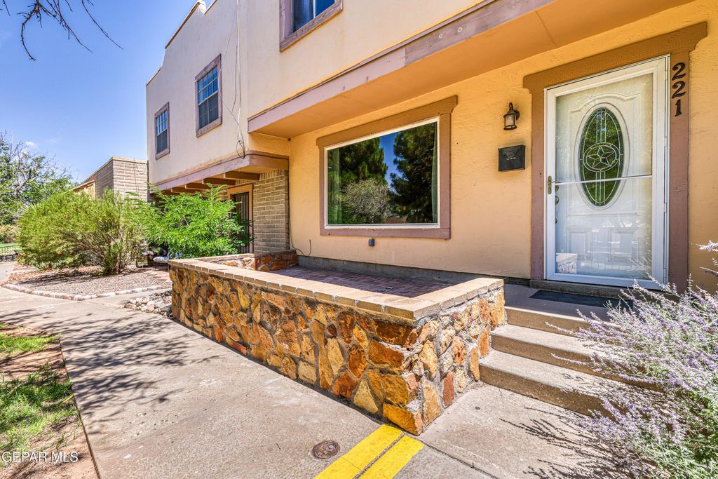 221 MONTEBELLO Drive, El Paso, TX 79912