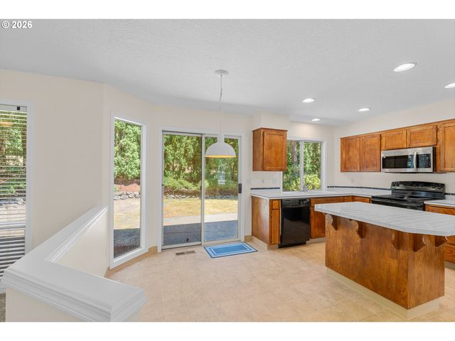 11865 Nw VAUGHAN Ct, Portland, OR 97229