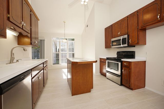 4505 Parkwood Square, Niceville, FL 32578