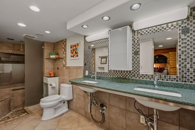 1313 Kentucky Street SE, Albuquerque, NM 87108