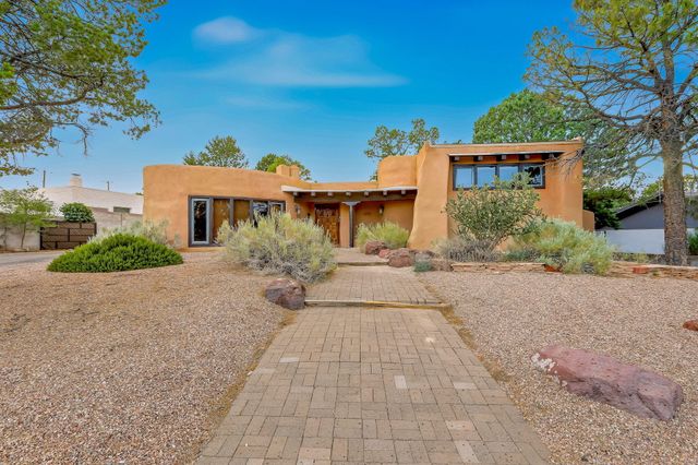 1313 Kentucky Street SE, Albuquerque, NM 87108