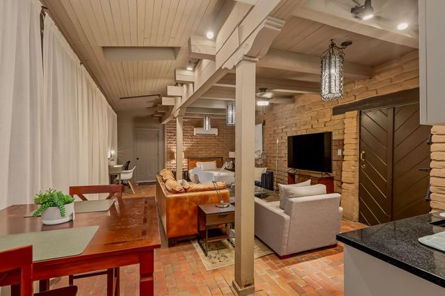 1313 Kentucky Street SE, Albuquerque, NM 87108